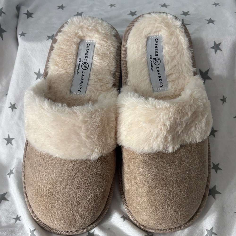 Chinese Laundry Cream and Tan Women's Slippers